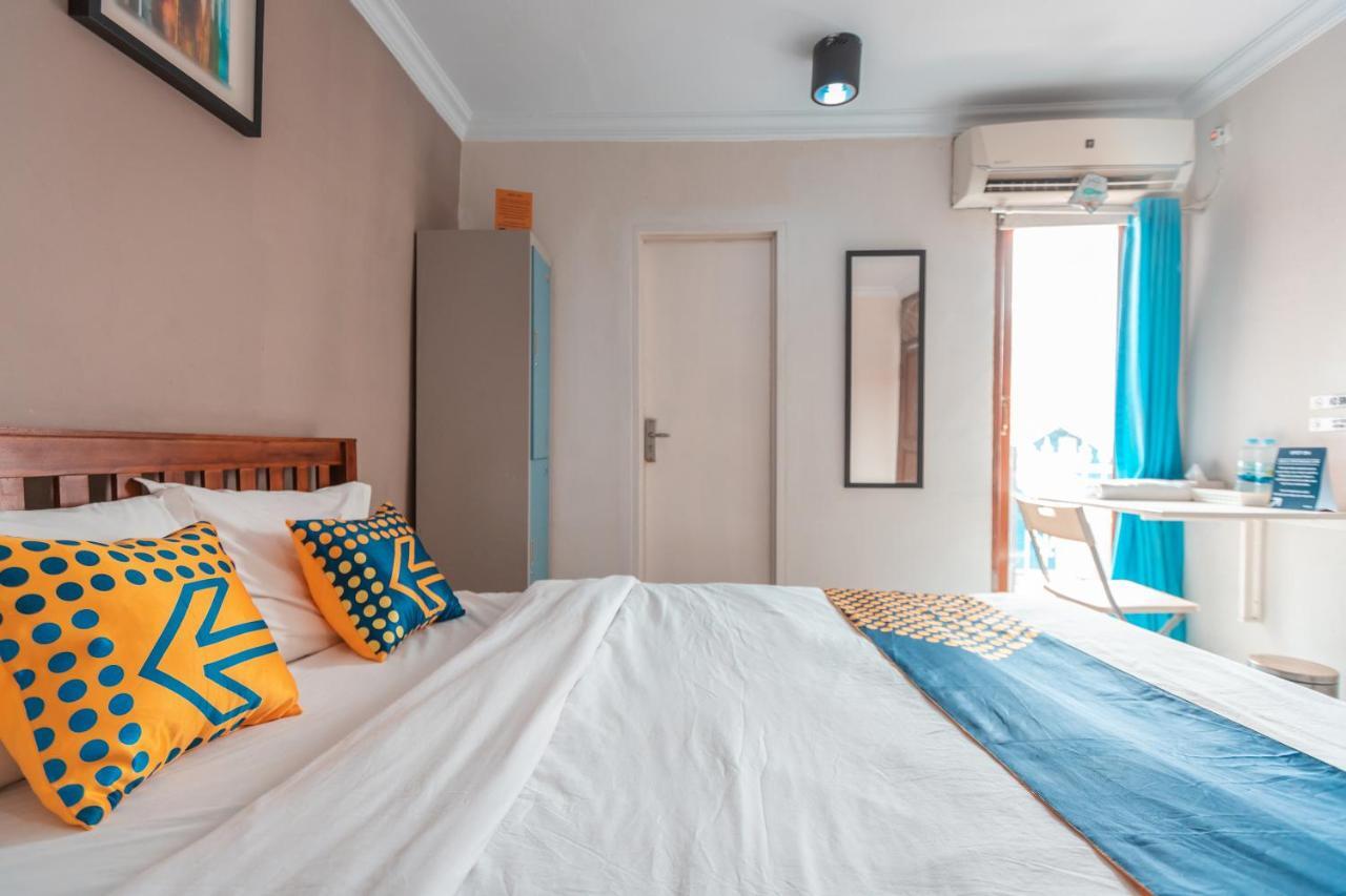 Spot On 2033 Kayumanis Homestay Syariah Jakarta Exterior photo
