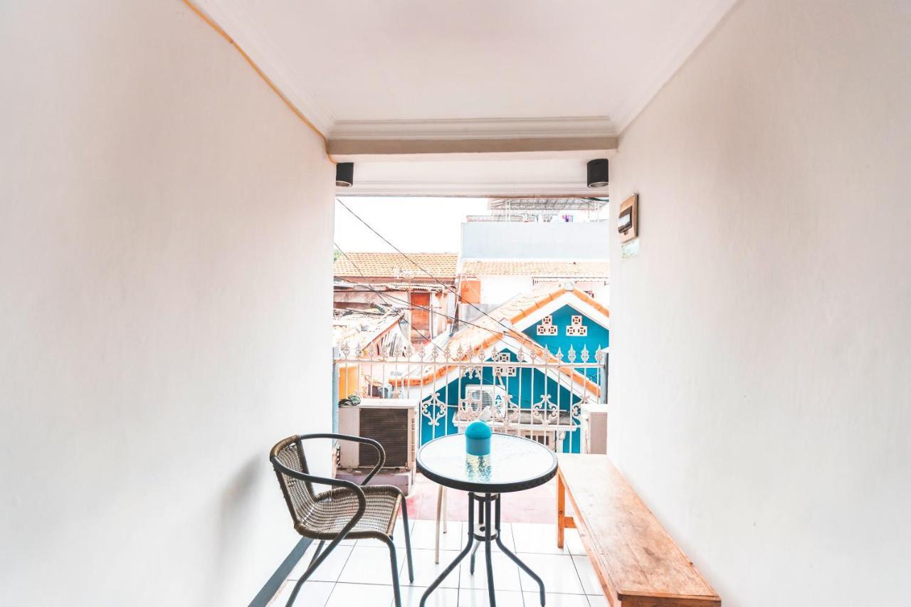 Spot On 2033 Kayumanis Homestay Syariah Jakarta Exterior photo